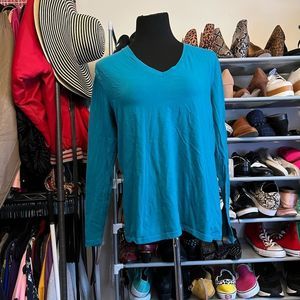 Basic Fitted Long Sleeve V-Neck Tee